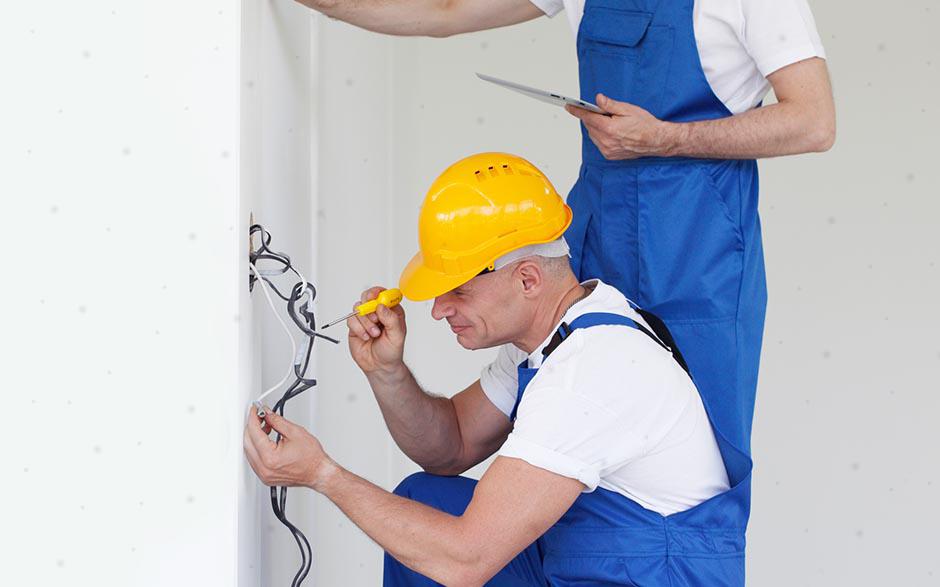 cherche électricien Paris 7